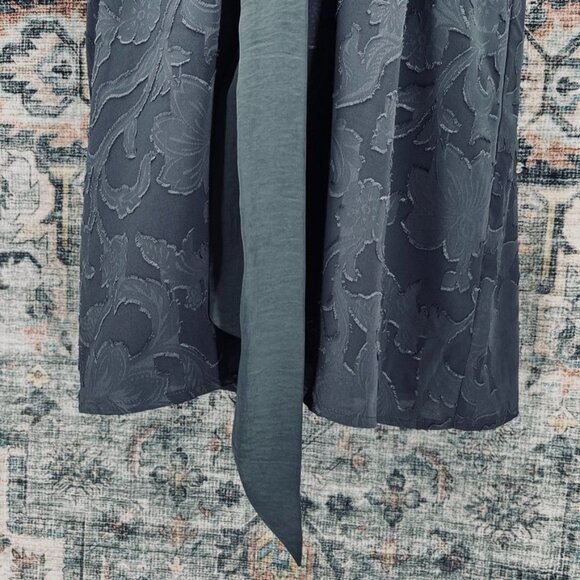 Loft Knee Length Dress Size 8 Petite Frey Flowy Ruffle neckline and Cap Sleeve - Picture 5 of 12